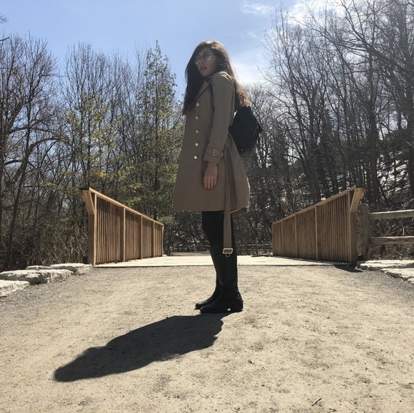 Meet your posher! - Picture 3 of 4